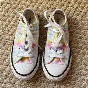 Like new tie dye converse
